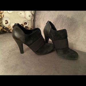 Gianni Bini booties